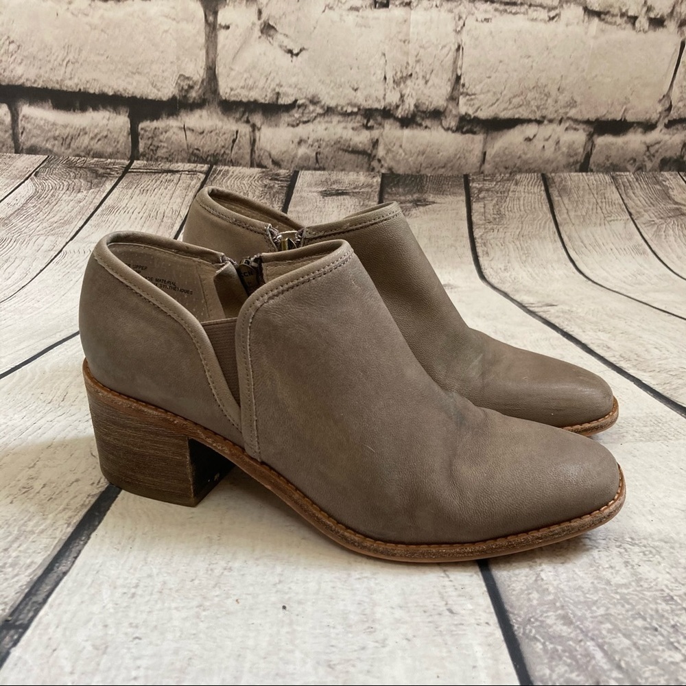 CASLON Faye Block Heel Booties Taupe Nubuck Size 7.5